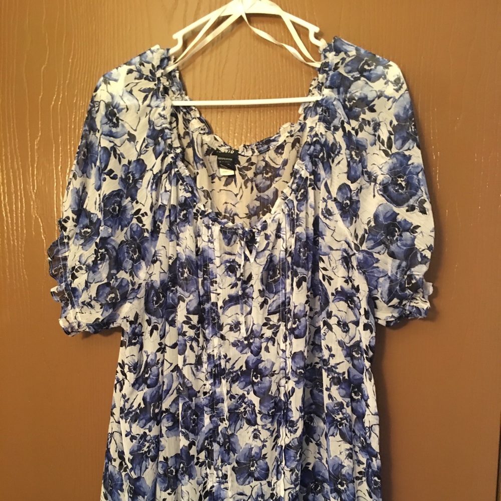 Torrid Sz 3 sheer tie front blouse